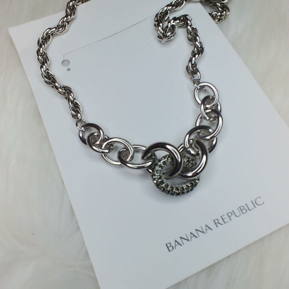 BANANA REPUBLIC LONG CRYSTAL PAVE NECKLACE - Picture 4 of 6